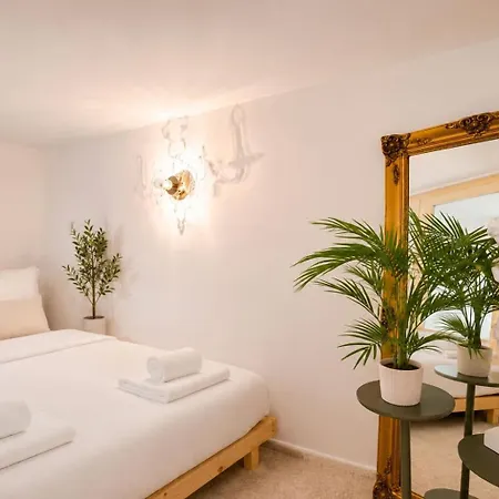 Unique & Comfortable Gem In The Heart Of The Apartmán Budapešť