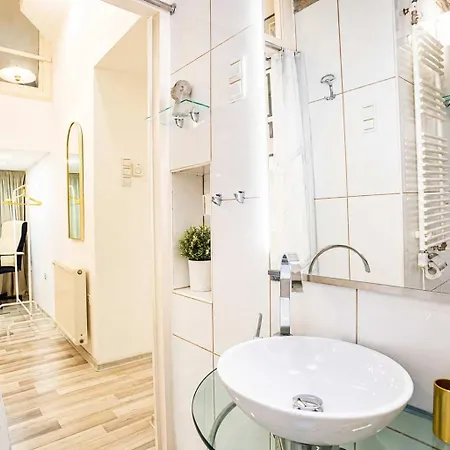 شقة Unique & Comfortable Gem In The Heart Of The بودابست