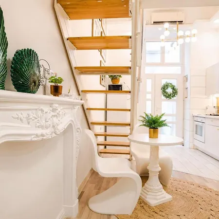 شقة Unique & Comfortable Gem In The Heart Of The *