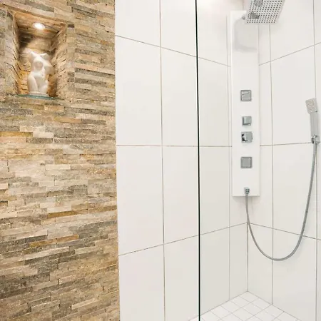 Unique & Comfortable Gem In The Heart Of The Apartmán Budapešť