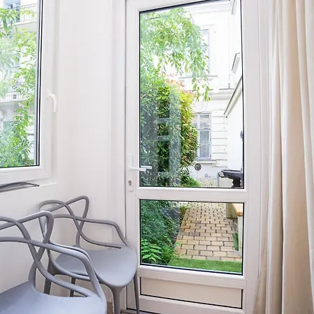 Unique & Comfortable Gem In The Heart Of The شقة *